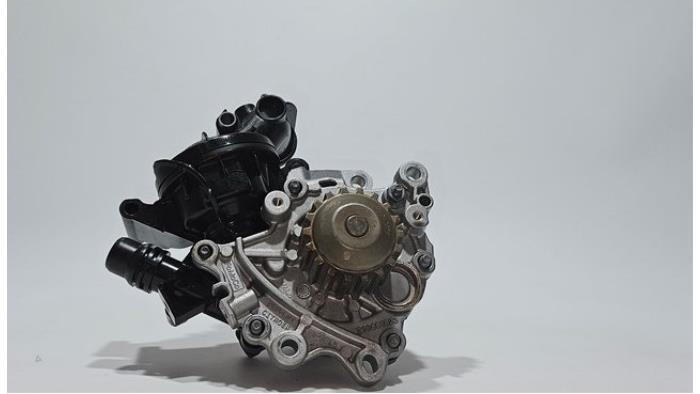 Begagnade Vattenpump Ford Transit Connect (PJ2) 1.5 EcoBlue Pris € 60,50 Inklusive moms erbjuds av WH Carparts