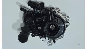 Pompe à eau d'un Ford Transit Connect (PJ2) 1.5 EcoBlue 2021