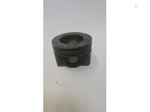 Piston d'un Ford Transit 2.0 TDCi 16V Eco Blue 130 2020