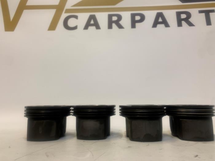 Usagé Piston Ford Transit 2.0 TDCi 16V Eco Blue 130 Prix € 302,50 Prix TTC proposé par WH Carparts