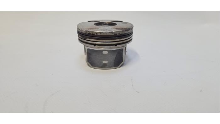 Usados Pistón Ford Grand C-Max (DXA) 1.0 Ti-VCT EcoBoost 12V 125 Precio € 72,60 IVA incluido ofrecido por WH Carparts