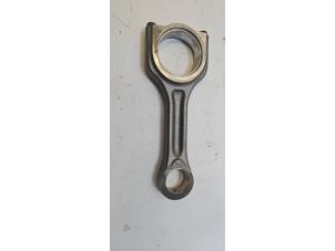 Used Connecting rod Ford Fiesta 7 1.5 TDCi 85 Price € 42,35 Inclusive VAT offered by WH Carparts