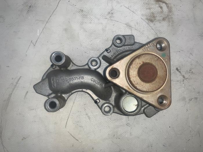 Begagnade Vattenpump Ford Focus 3 Wagon 1.0 Ti-VCT EcoBoost 12V 125 Pris € 30,25 Inklusive moms erbjuds av WH Carparts