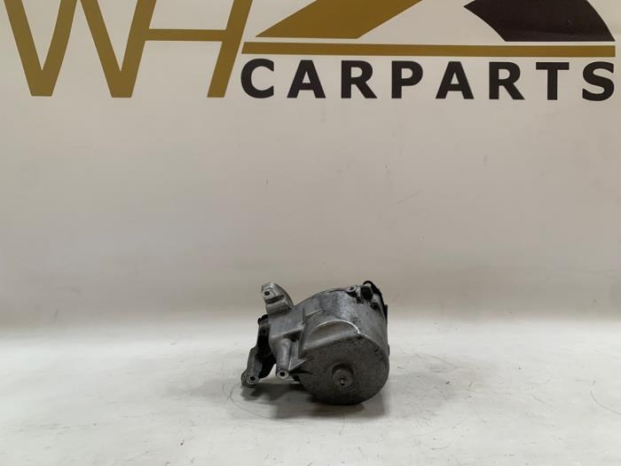 Begagnade Bränslefilterhus Ford Transit Connect (PJ2) 1.6 TDCi 16V 95 Pris € 36,30 Inklusive moms erbjuds av WH Carparts