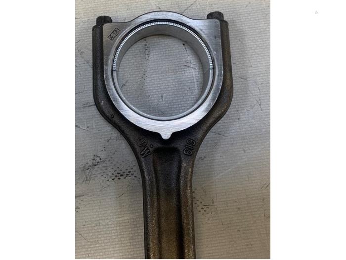 Pleuelstange van een Ford Fiesta 7 1.5 TDCi 85 2020