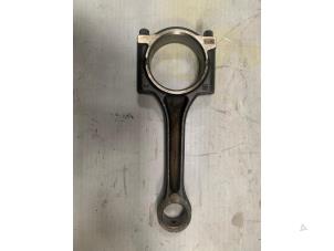 Used Connecting rod Ford Focus 3 1.6 EcoBoost 16V Price € 60,50 Inclusive VAT offered by WH Carparts