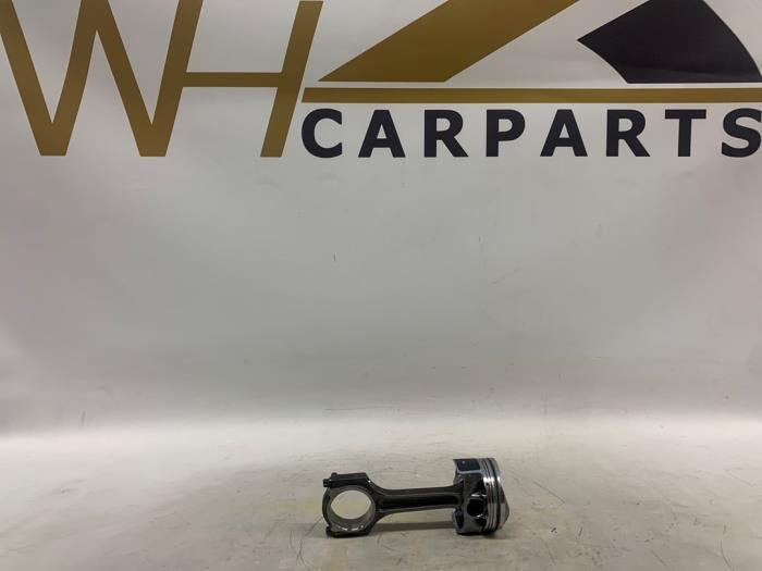 Usagé Piston Ford Focus 3 1.5 EcoBoost 16V 150 Prix € 48,40 Prix TTC proposé par WH Carparts