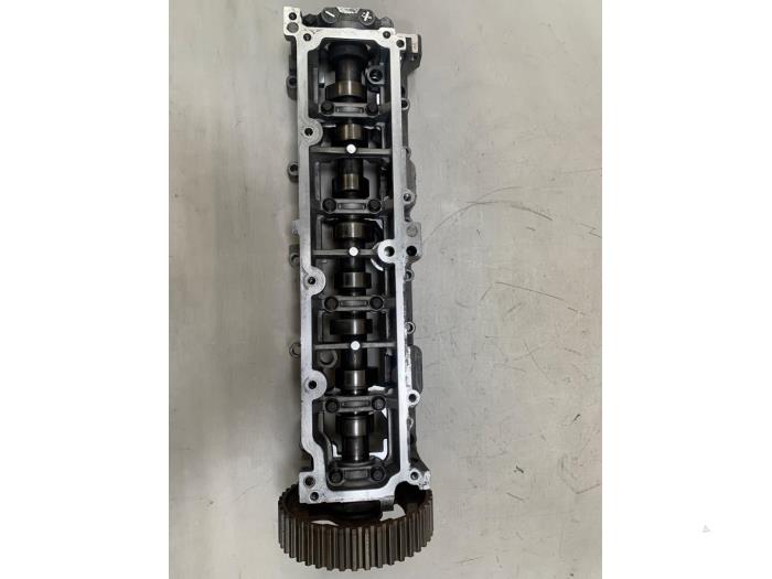 Usagé Boîtier arbre à cames Ford Fiesta 7 1.5 TDCi 85 Prix € 121,00 Prix TTC proposé par WH Carparts