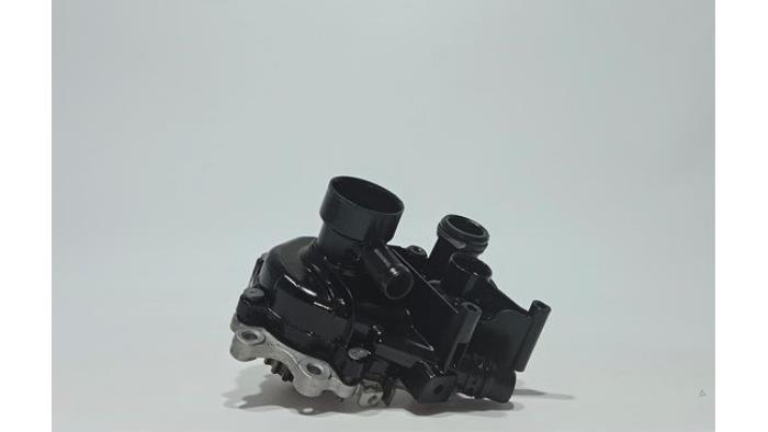 Pompe à eau d'un Ford Transit Connect (PJ2) 1.5 EcoBlue 2022