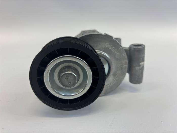 Nuevos Tensor correa múltiple Ford C-Max (DM2) 2.0 16V Precio € 30,25 IVA incluido ofrecido por WH Carparts