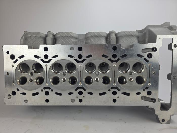 Neuf Culasse Mercedes CLA (117.3) 2.0 AMG CLA-45 Turbo 16V Prix € 1.633,50 Prix TTC proposé par WH Carparts