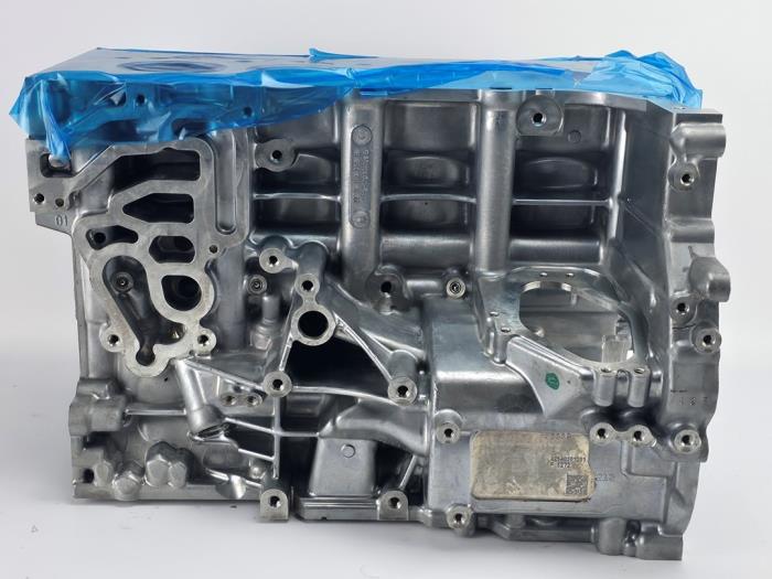 New Engine crankcase Mercedes C Estate (S206) C-180 1.5 EQ Boost Price € 1.512,50 Inclusive VAT offered by WH Carparts