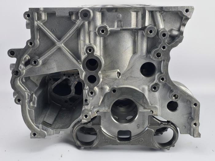 New Engine crankcase Mercedes C (W206) C-200 2.0 EQ Boost 4-Matic Price € 1.512,50 Inclusive VAT offered by WH Carparts