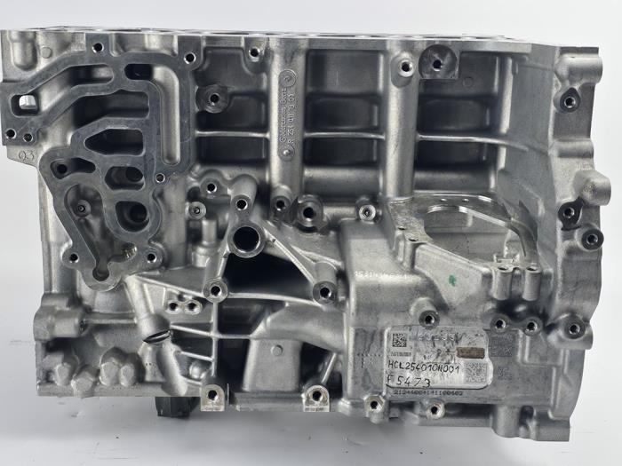New Engine crankcase Mercedes C (W206) C-200 2.0 EQ Boost 4-Matic Price € 1.512,50 Inclusive VAT offered by WH Carparts