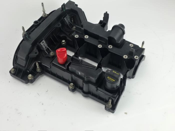 Ventildeckel van een Ford Focus 3 Wagon 1.0 Ti-VCT EcoBoost 12V 125 2016