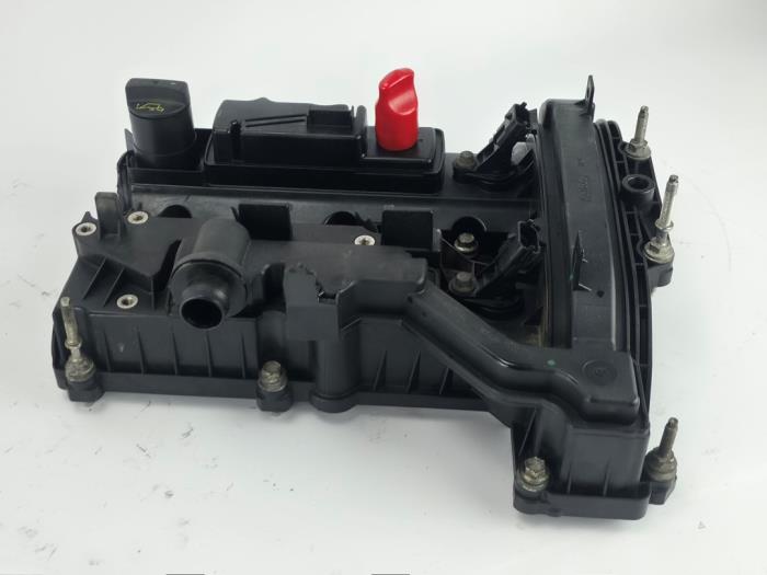 Ventildeckel van een Ford Focus 3 Wagon 1.0 Ti-VCT EcoBoost 12V 125 2016