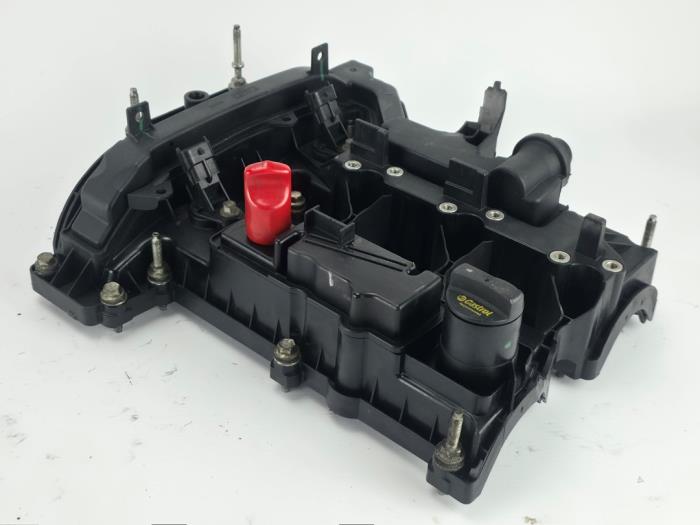 Ventildeckel van een Ford Focus 3 Wagon 1.0 Ti-VCT EcoBoost 12V 125 2016