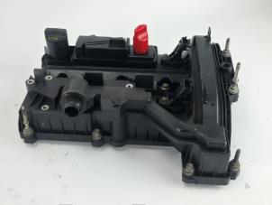 Ventildeckel van een Ford Focus 3 Wagon 1.0 Ti-VCT EcoBoost 12V 125 2016