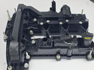 Ventildeckel van een Ford Focus 3 Wagon 1.0 Ti-VCT EcoBoost 12V 125 2016