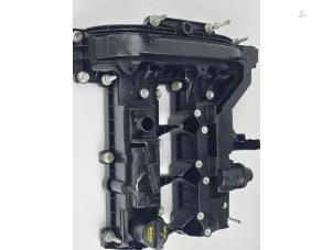 Ventildeckel van een Ford Focus 3 Wagon 1.0 Ti-VCT EcoBoost 12V 125 2016