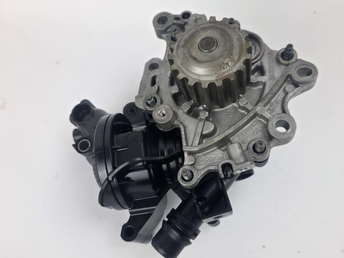 Begagnade Vattenpump Ford Transit Connect (PJ2) 1.5 EcoBlue Pris € 60,50 Inklusive moms erbjuds av WH Carparts