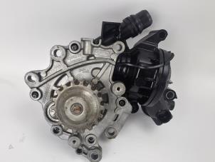 Pompe à eau d'un Ford Transit Connect (PJ2) 1.5 EcoBlue 2021