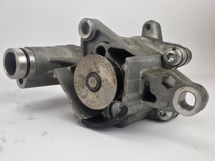 Begagnade Vattenpump Ford Focus 4 1.0 Ti-VCT EcoBoost 12V 125 Pris € 48,40 Inklusive moms erbjuds av WH Carparts