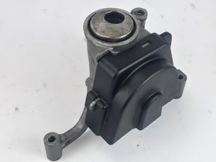 Używane Pompa oleju Ford C-Max (DXA) 1.0 Ti-VCT EcoBoost 12V 125 Cena € 60,50 Z VAT oferowane przez WH Carparts