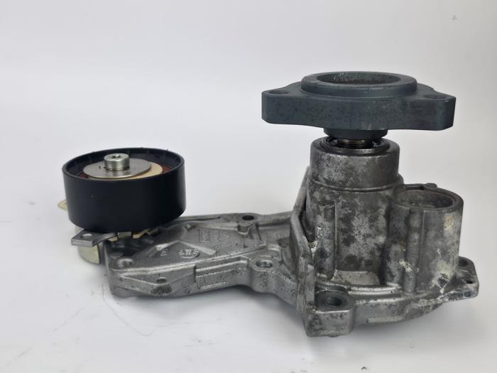 Begagnade Vattenpump Ford Kuga II 1.5 EcoBoost 16V 150 Pris € 42,35 Inklusive moms erbjuds av WH Carparts