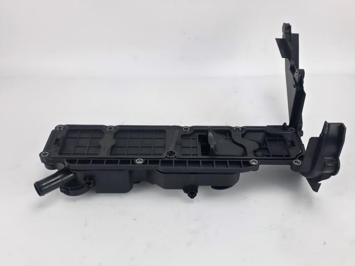 Ventildeckel van een Ford Transit Connect (PJ2) 1.6 TDCi 16V 95 2014