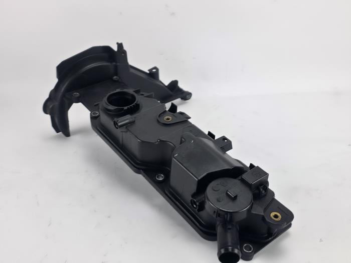 Ventildeckel van een Ford Transit Connect (PJ2) 1.6 TDCi 16V 95 2014