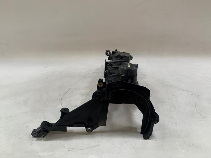 Ventildeckel van een Ford Transit Connect (PJ2) 1.6 TDCi 16V 95 2014