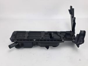 Ventildeckel van een Ford Transit Connect (PJ2) 1.6 TDCi 16V 95 2014