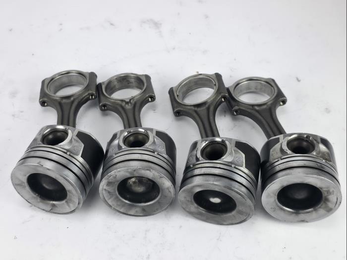 Piston d'un Ford Focus 4 1.5 EcoBlue 120 2021