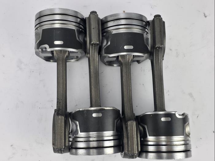 Piston d'un Ford Focus 4 1.5 EcoBlue 120 2021