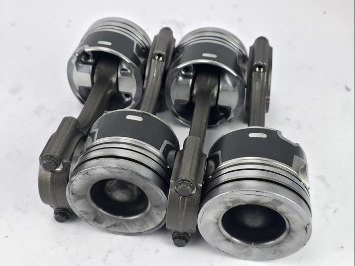 Piston d'un Ford Focus 4 1.5 EcoBlue 120 2021