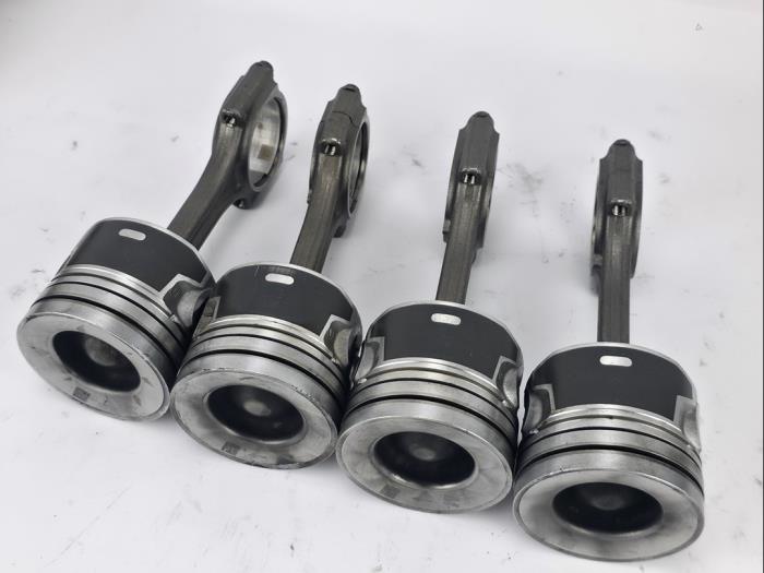 Piston d'un Ford Focus 4 1.5 EcoBlue 120 2021