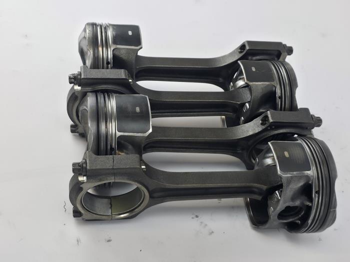 Piston d'un Ford Focus 3 1.5 EcoBoost 16V 150 2019