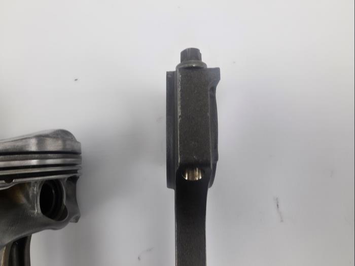 Piston d'un Ford Focus 3 1.5 EcoBoost 16V 150 2019
