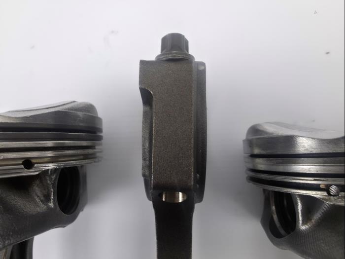Piston d'un Ford Focus 3 1.5 EcoBoost 16V 150 2019