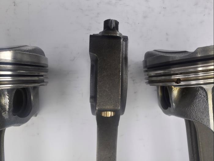 Piston d'un Ford Focus 3 1.5 EcoBoost 16V 150 2019