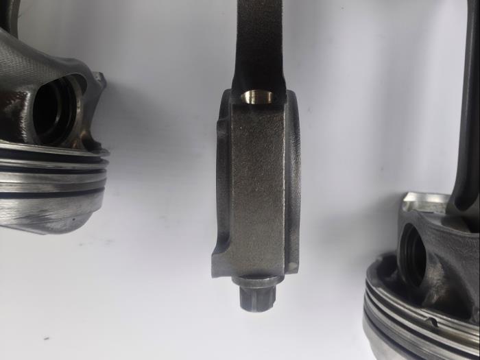 Piston d'un Ford Focus 3 1.5 EcoBoost 16V 150 2019
