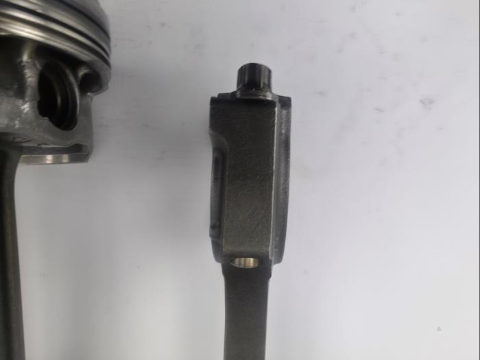 Piston d'un Ford Focus 3 1.5 EcoBoost 16V 150 2019