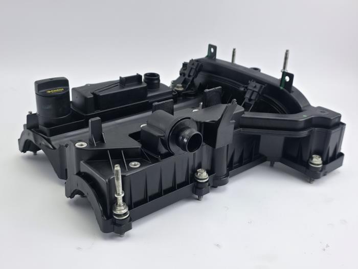 Ventildeckel van een Ford Focus 3 Wagon 1.0 Ti-VCT EcoBoost 12V 125 2016