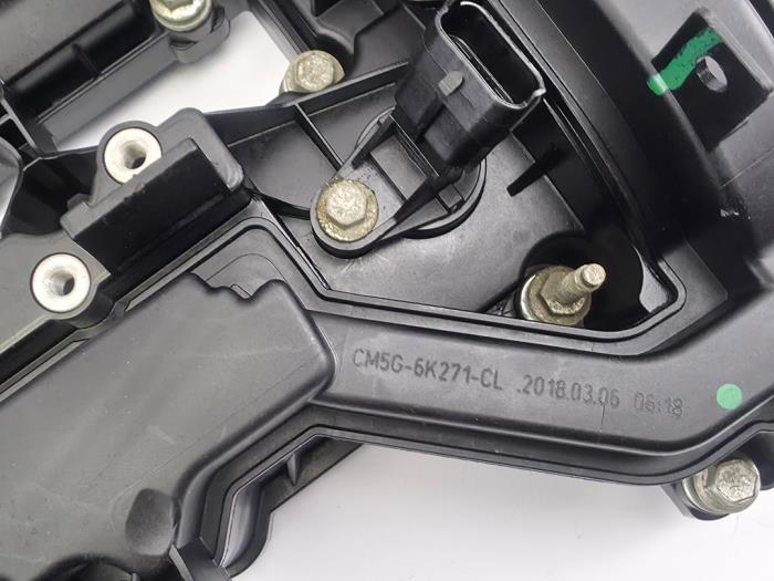Ventildeckel van een Ford Focus 3 Wagon 1.0 Ti-VCT EcoBoost 12V 125 2016