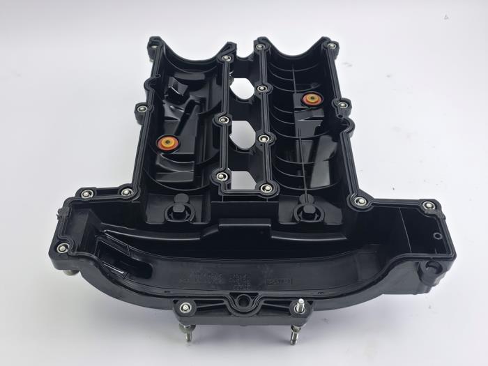 Ventildeckel van een Ford Focus 3 Wagon 1.0 Ti-VCT EcoBoost 12V 125 2016