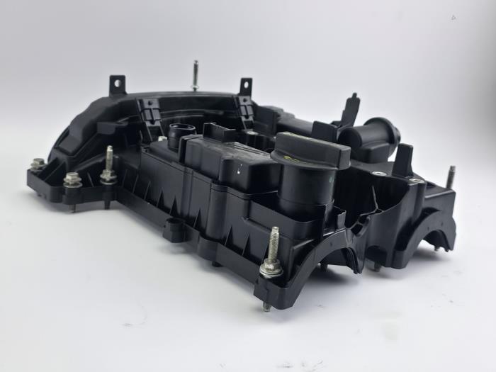 Ventildeckel van een Ford Focus 3 Wagon 1.0 Ti-VCT EcoBoost 12V 125 2016