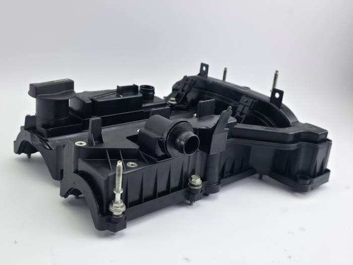 Ventildeckel van een Ford Focus 3 Wagon 1.0 Ti-VCT EcoBoost 12V 125 2016