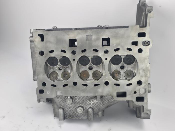 Begagnade Topplock Ford Fiesta 7 1.1 Ti-VCT 12V 75 Pris € 423,50 Inklusive moms erbjuds av WH Carparts