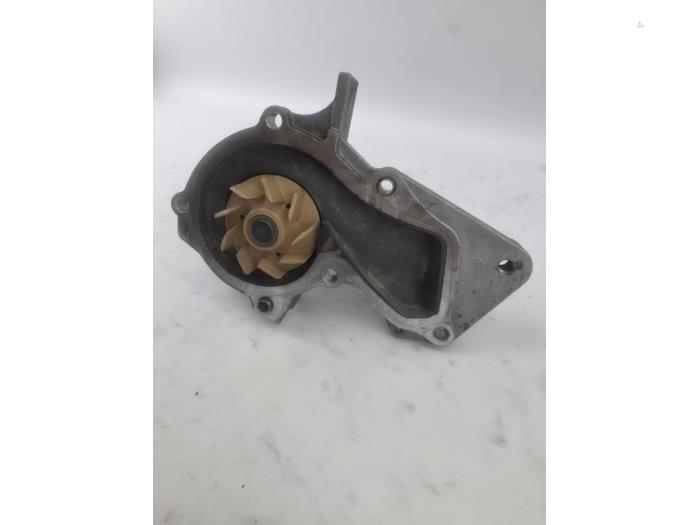 Begagnade Vattenpump Ford Kuga II 1.5 EcoBoost 16V 150 Pris € 36,30 Inklusive moms erbjuds av WH Carparts